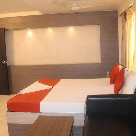 Shivangan Hotel And Banquet 加尔各答 外观 照片