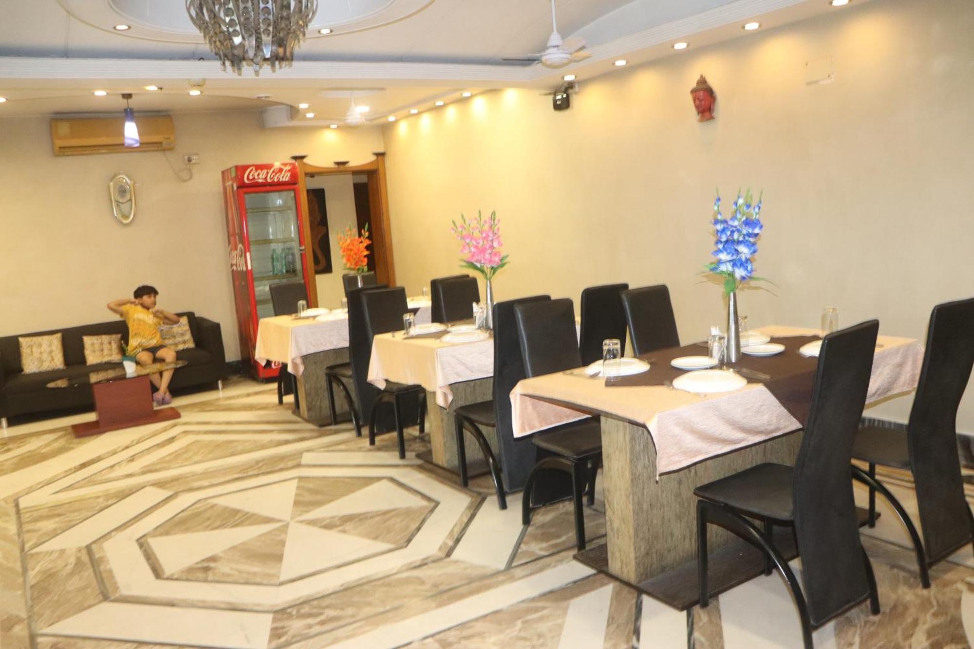 Shivangan Hotel And Banquet 加尔各答 外观 照片